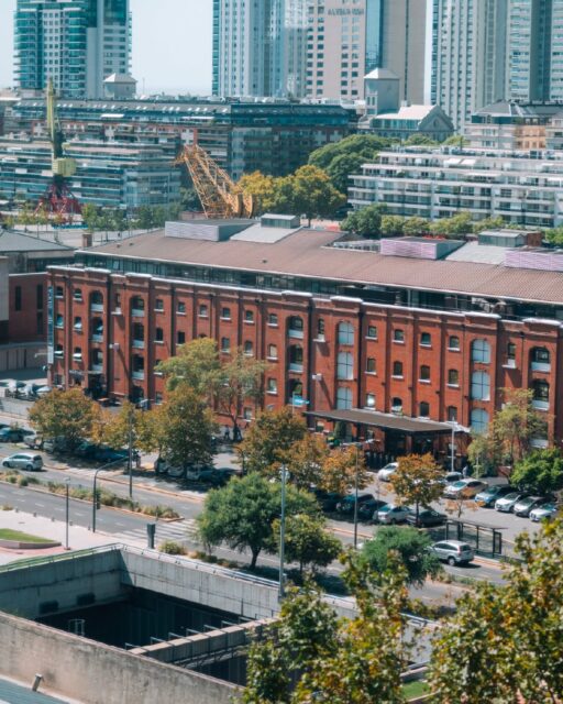 Hospedarte en Puerto Madero
es vivir Buenos Aires de otra maneraPaseos, gastronomía y vistas únicas
a pocos pasos del hotel.Conocé Believe Madero